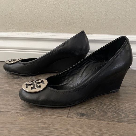 Tory Burch shoe - Picture 2 of 5